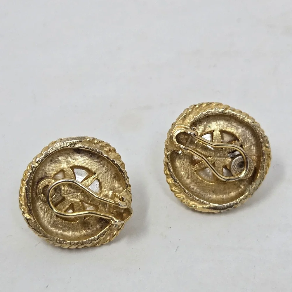 Vintage Gold Tone Mabe Pearl Rope Border‎ Clip On Earrings Round Button 1 Inch